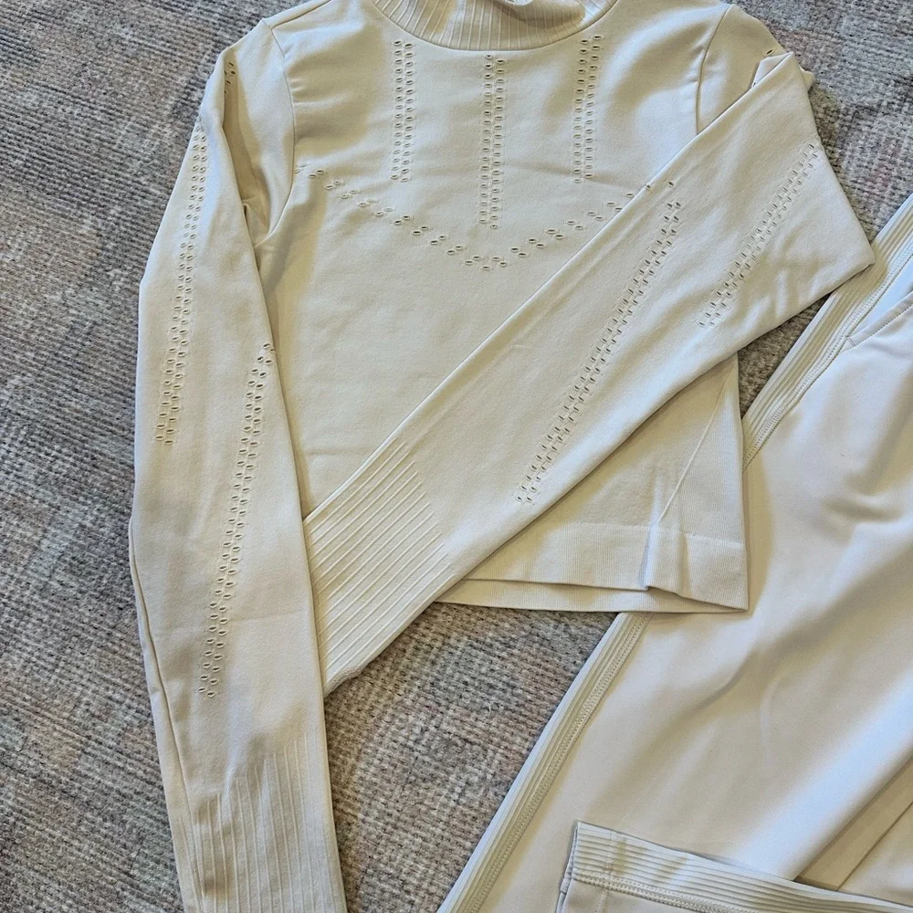 Old Navy, Power Soft, Cream Women's Pants & Top Set “Activewear” - Picture 2 of 7